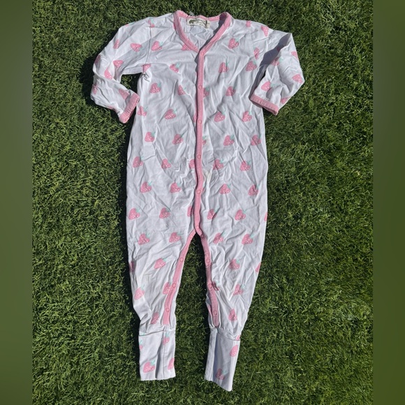 Monia and Andy One Piece Pajama Strawberry Size 24 Months - Picture 1 of 2